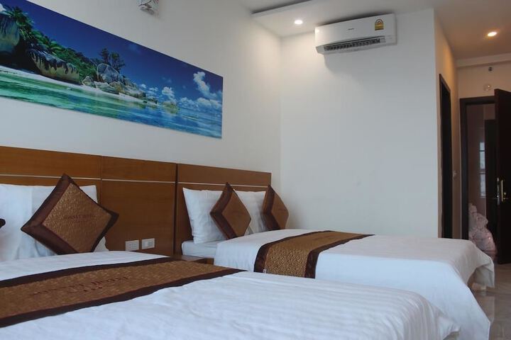 Room 7 of 14