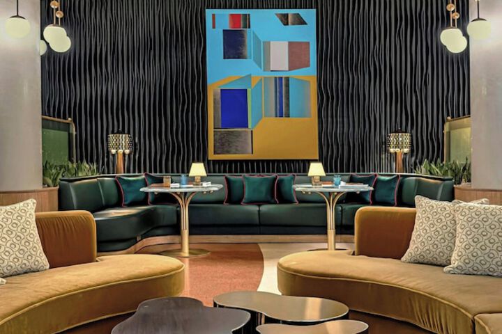 Lounge 126 of 161