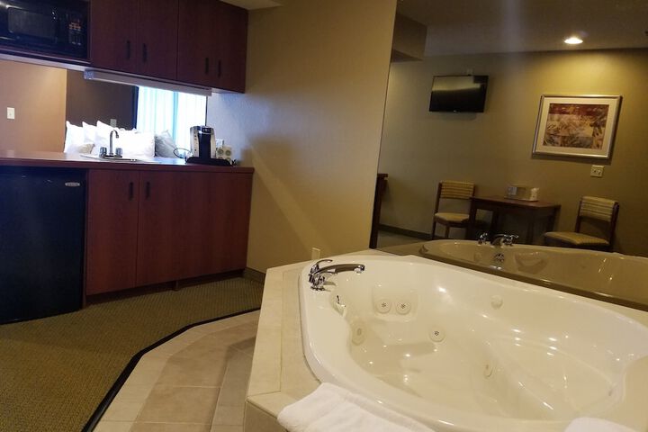 Private spa tub