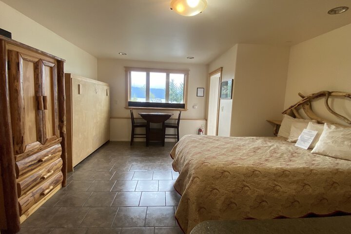 Room 10 of 61