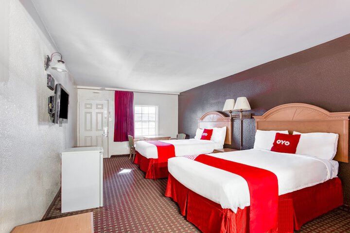 Room 8 of 28