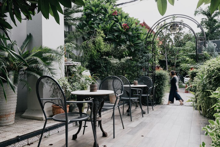 Hotel Exterior 103 of 108