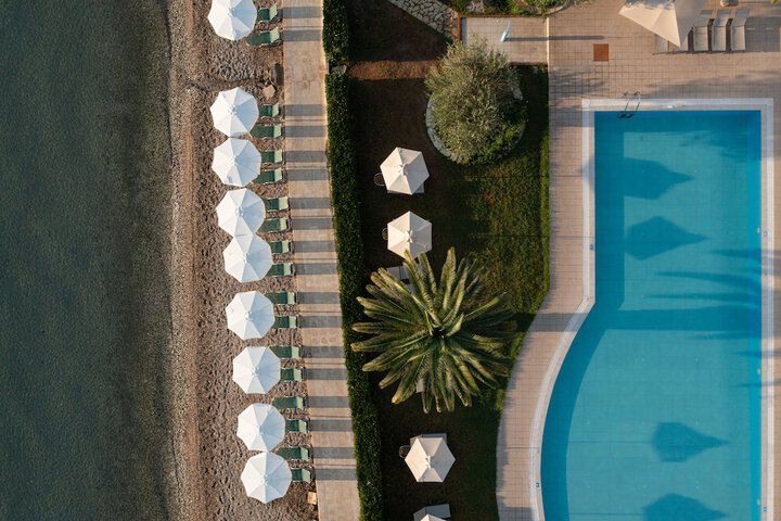 Pool 64 of 208