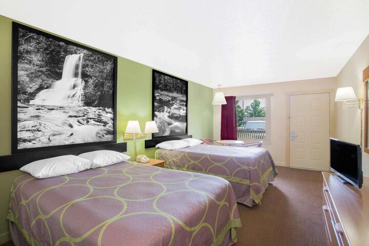 2 Double Beds (4 of 9)