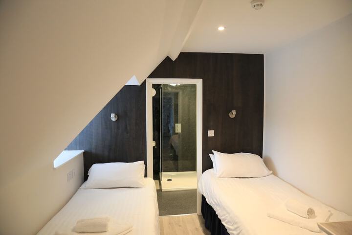 Room 29 of 49