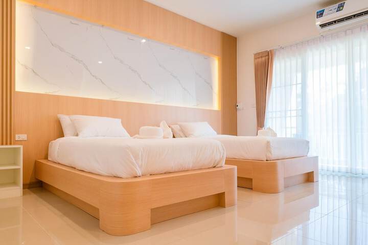 Room 25 of 71