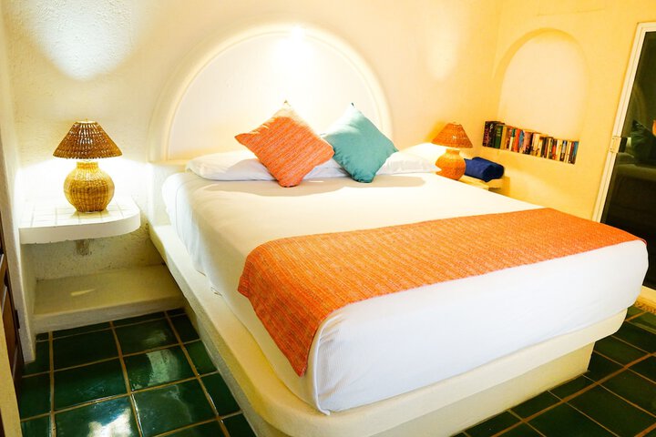Room 3 of 78