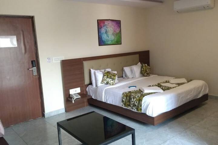 Room 5 of 14
