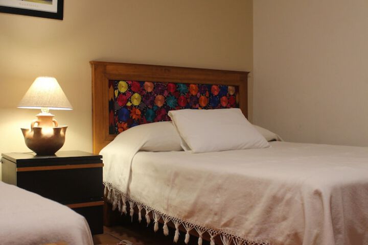 Room 9 of 102