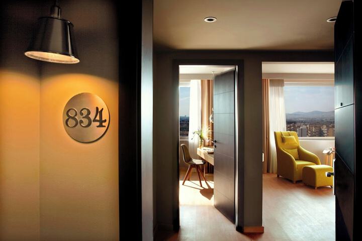 Room 35 of 89