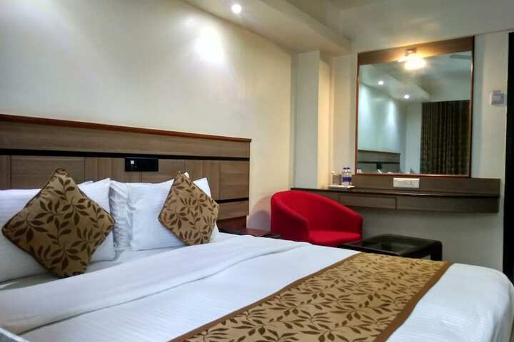 Room 8 of 50