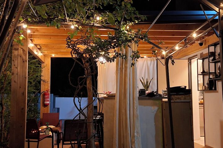 Lounge 98 of 127