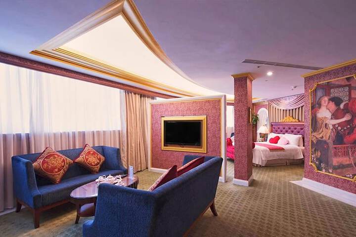 Room 47 of 101