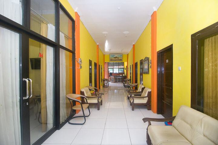 Ballroom/Hall 24 of 27