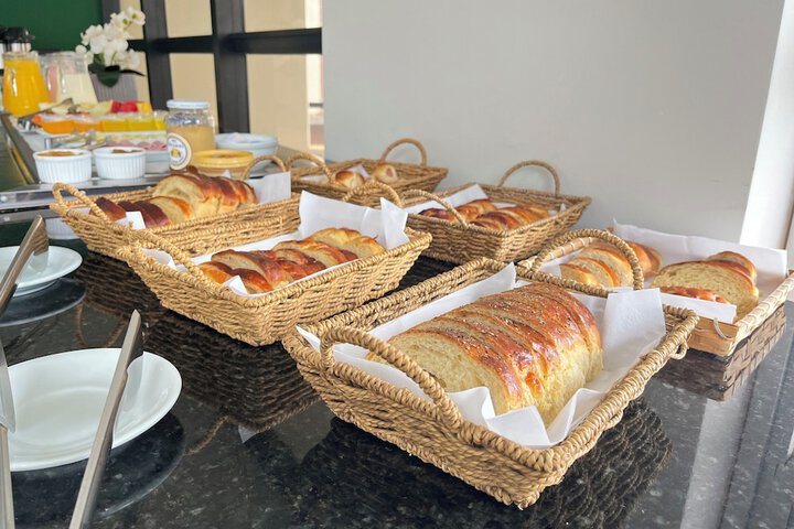 Breakfast/Coffee Service 66 of 113