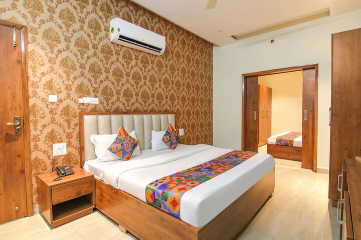 Room 14 of 38