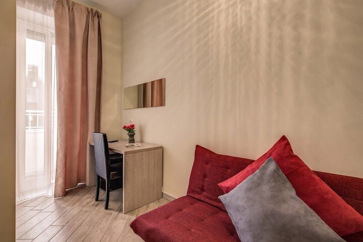 Room 15 of 33