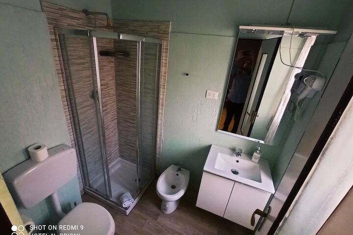 Room 28 of 32