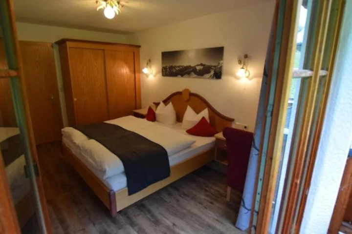 Room 3 of 14