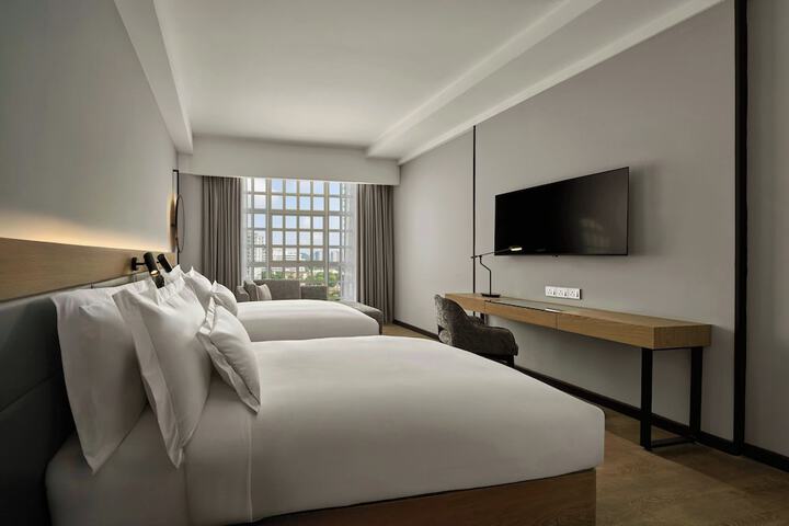 Room 6 of 67