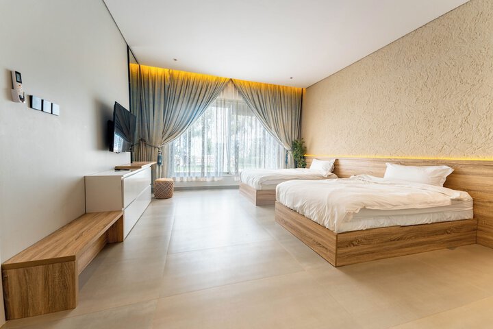Room 3 of 87