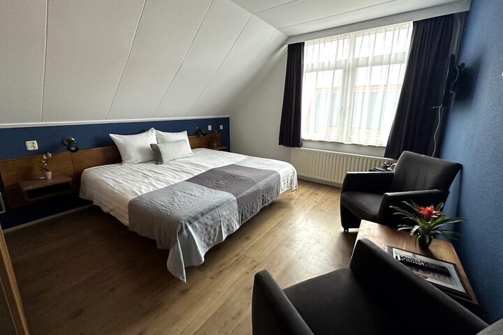 Room 4 of 26