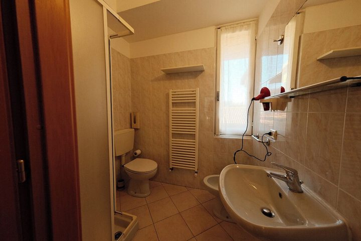 Room 21 of 81