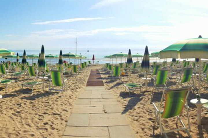 Beach 60 of 73