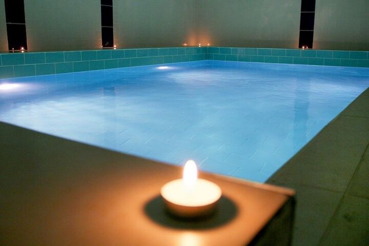 Hotel Pool