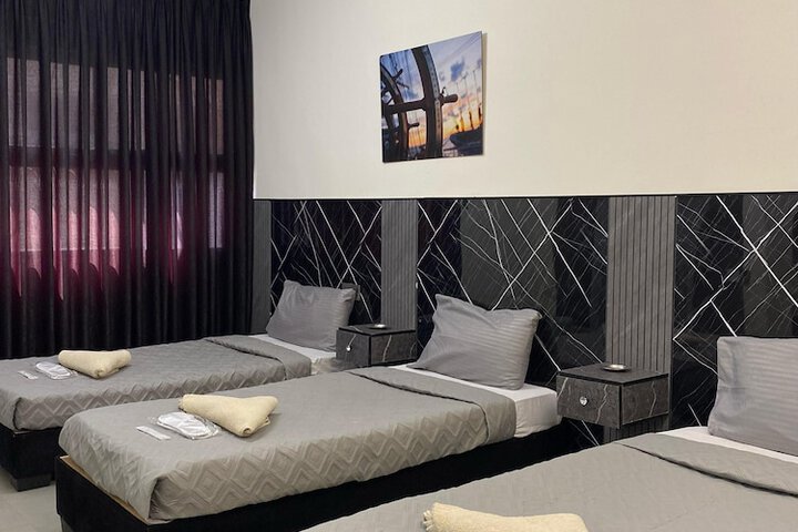Room 33 of 64
