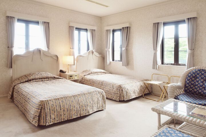 Room 3 of 32