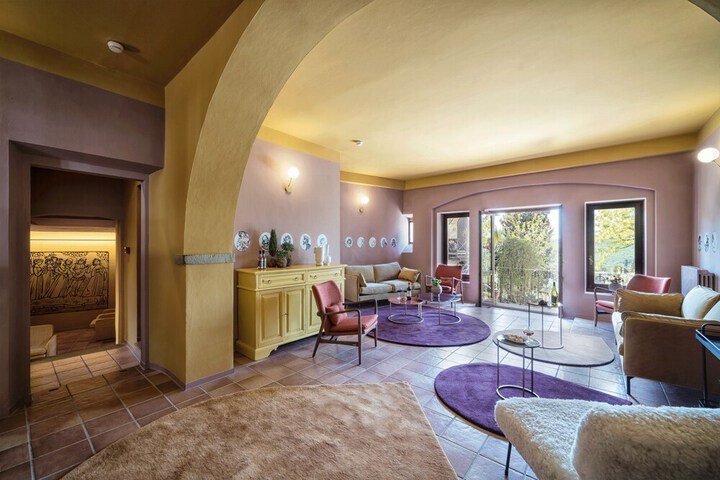 Room 2 of 46