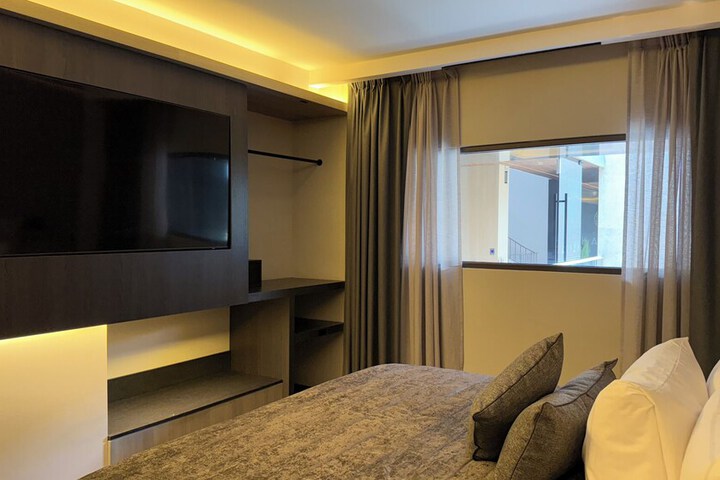 Room 41 of 64