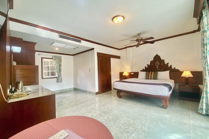 Room 27 of 70