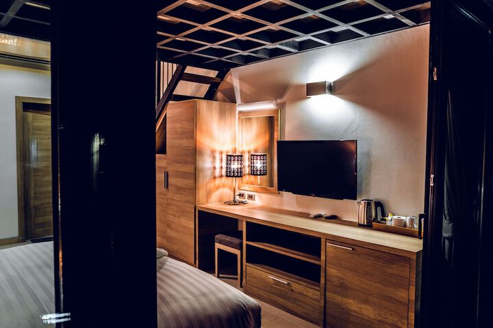 Room 9 of 40