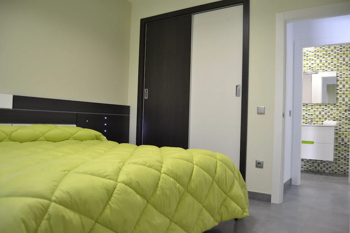Room 9 of 10