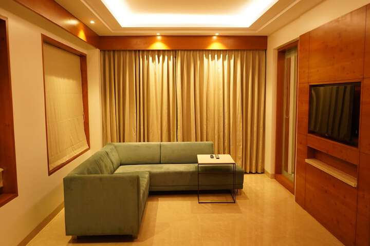 Room 13 of 24