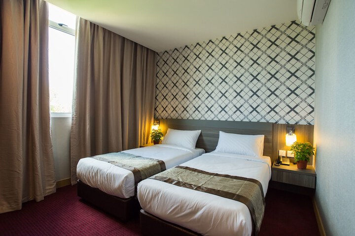 Room 16 of 36