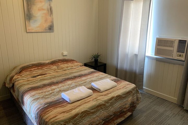Room 11 of 37