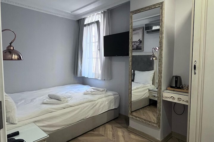 Room 13 of 53