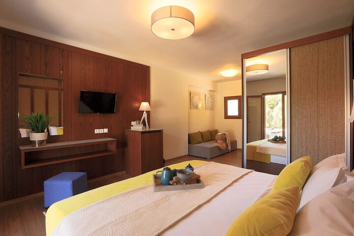 Room 10 of 52