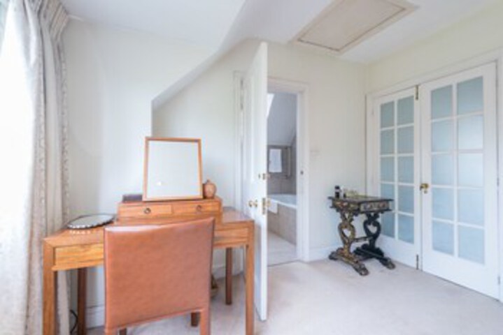 Room 30 of 42