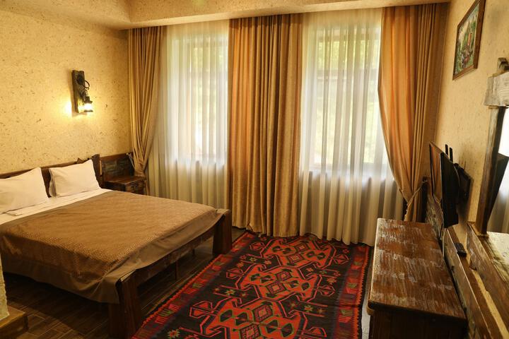 Room 20 of 28