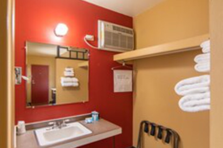 Room 8 of 21