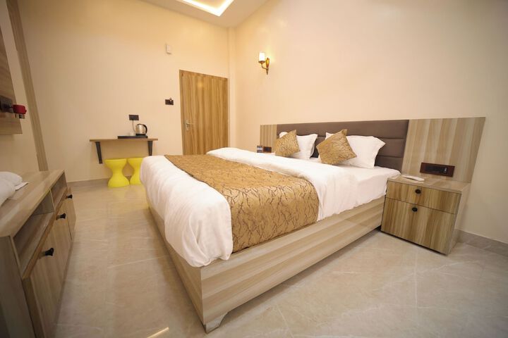 Room 9 of 46