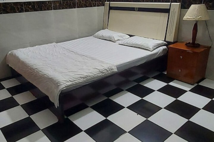 Room 28 of 51