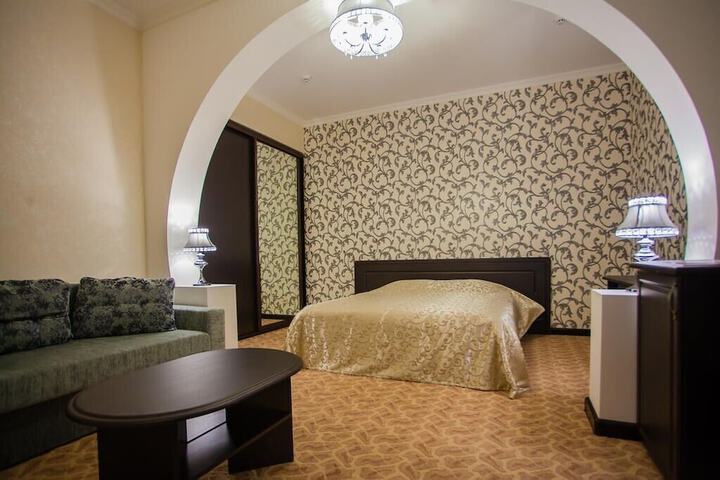 Room 6 of 49