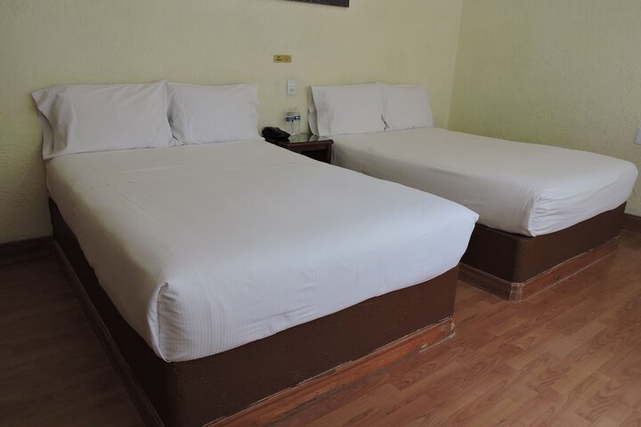 Room 6 of 17