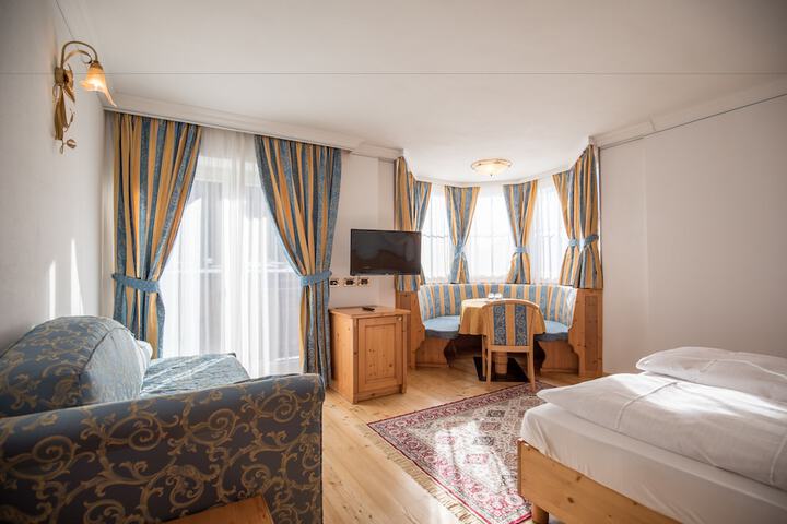 Room 12 of 91