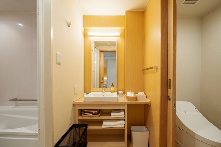 Room 26 of 91